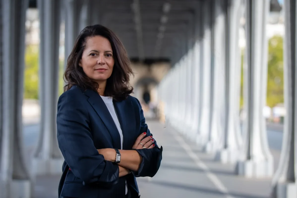 Portrait de Julie Dejardin, avocate associée